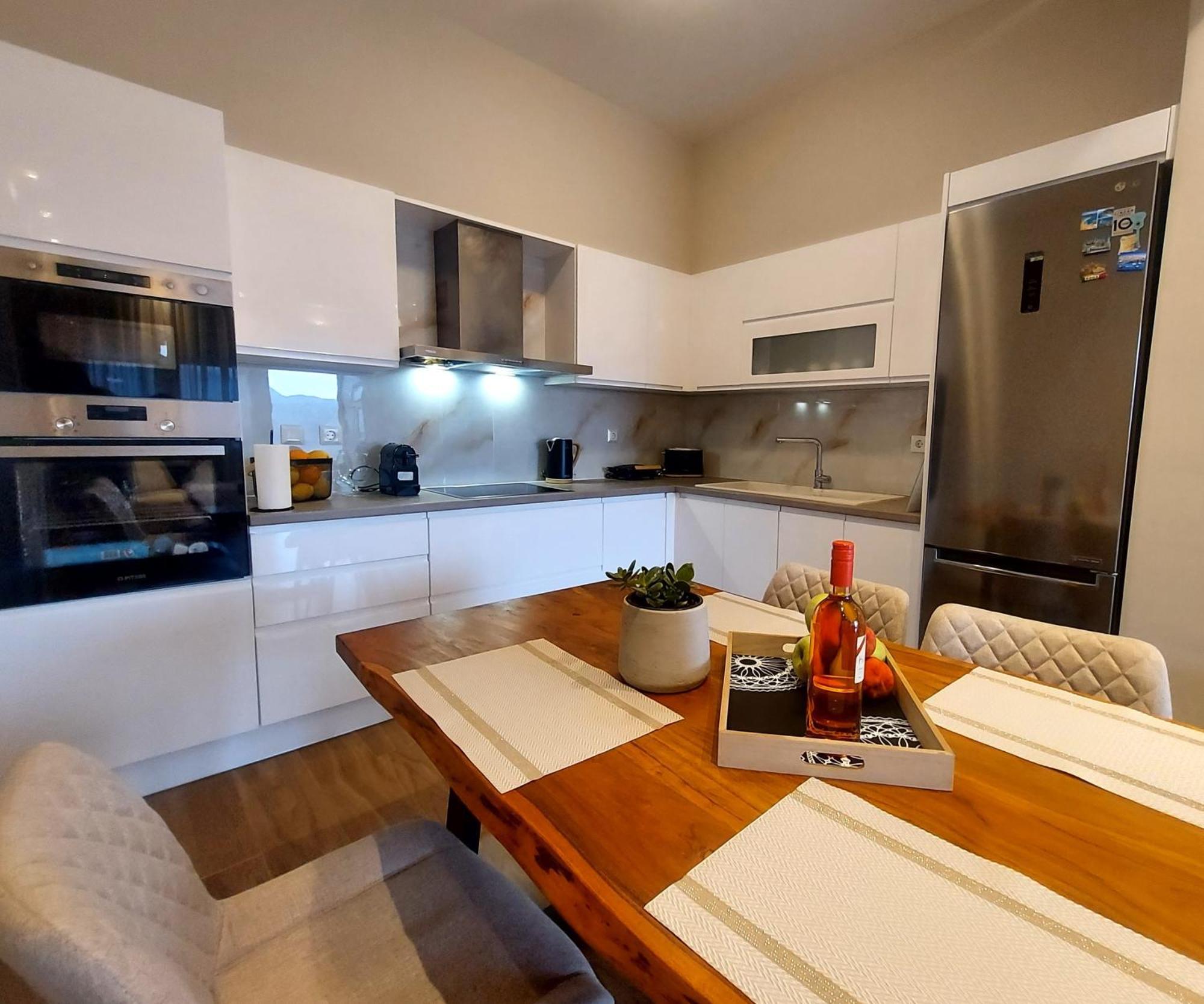Adelinas' Apartment Аргостолион Экстерьер фото