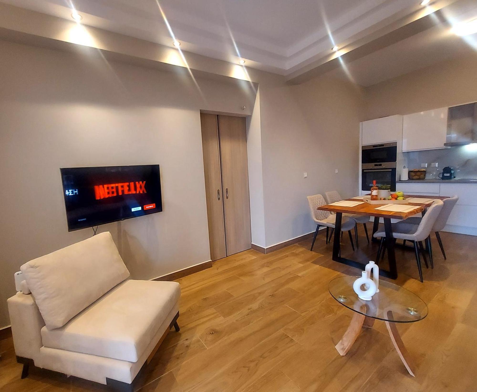 Adelinas' Apartment Аргостолион Экстерьер фото